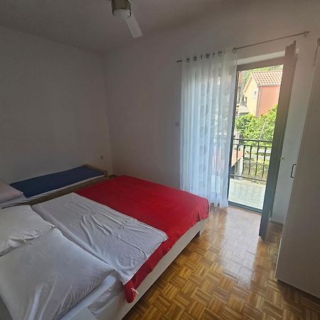 Anna Apartment Марина Екстериор снимка