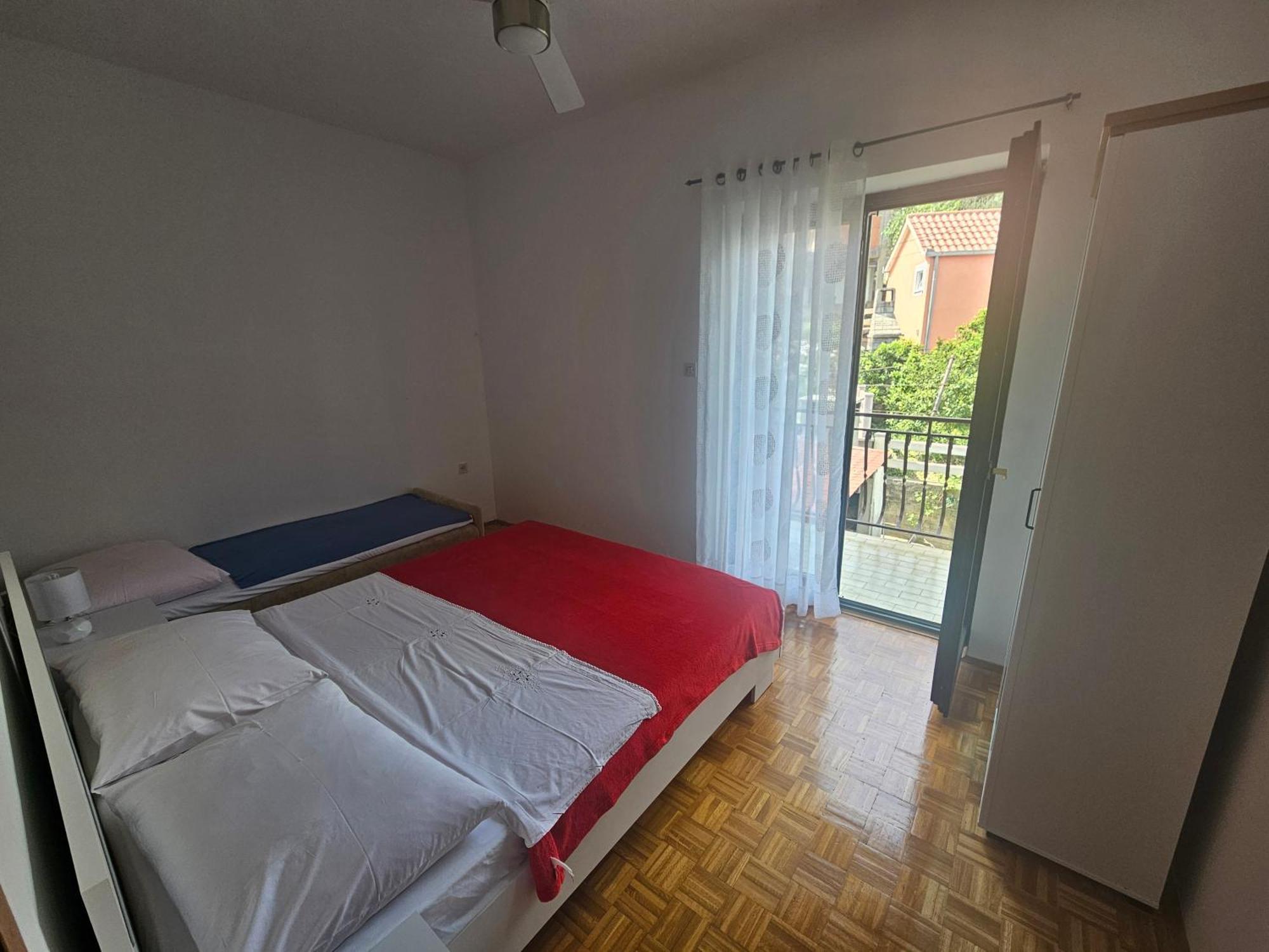 Anna Apartment Марина Екстериор снимка