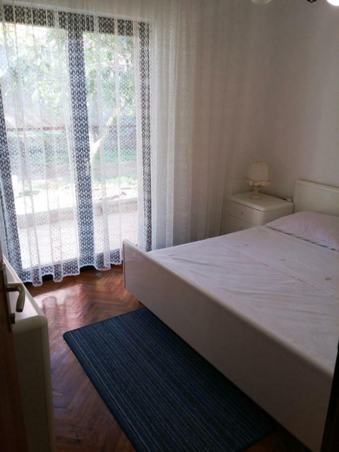 Anna Apartment Марина Екстериор снимка
