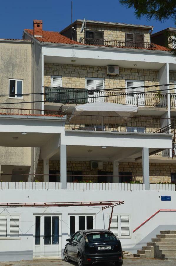 Anna Apartment Марина Екстериор снимка