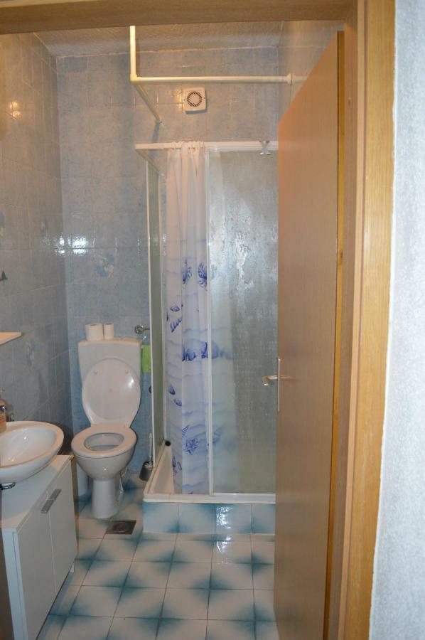 Anna Apartment Марина Екстериор снимка