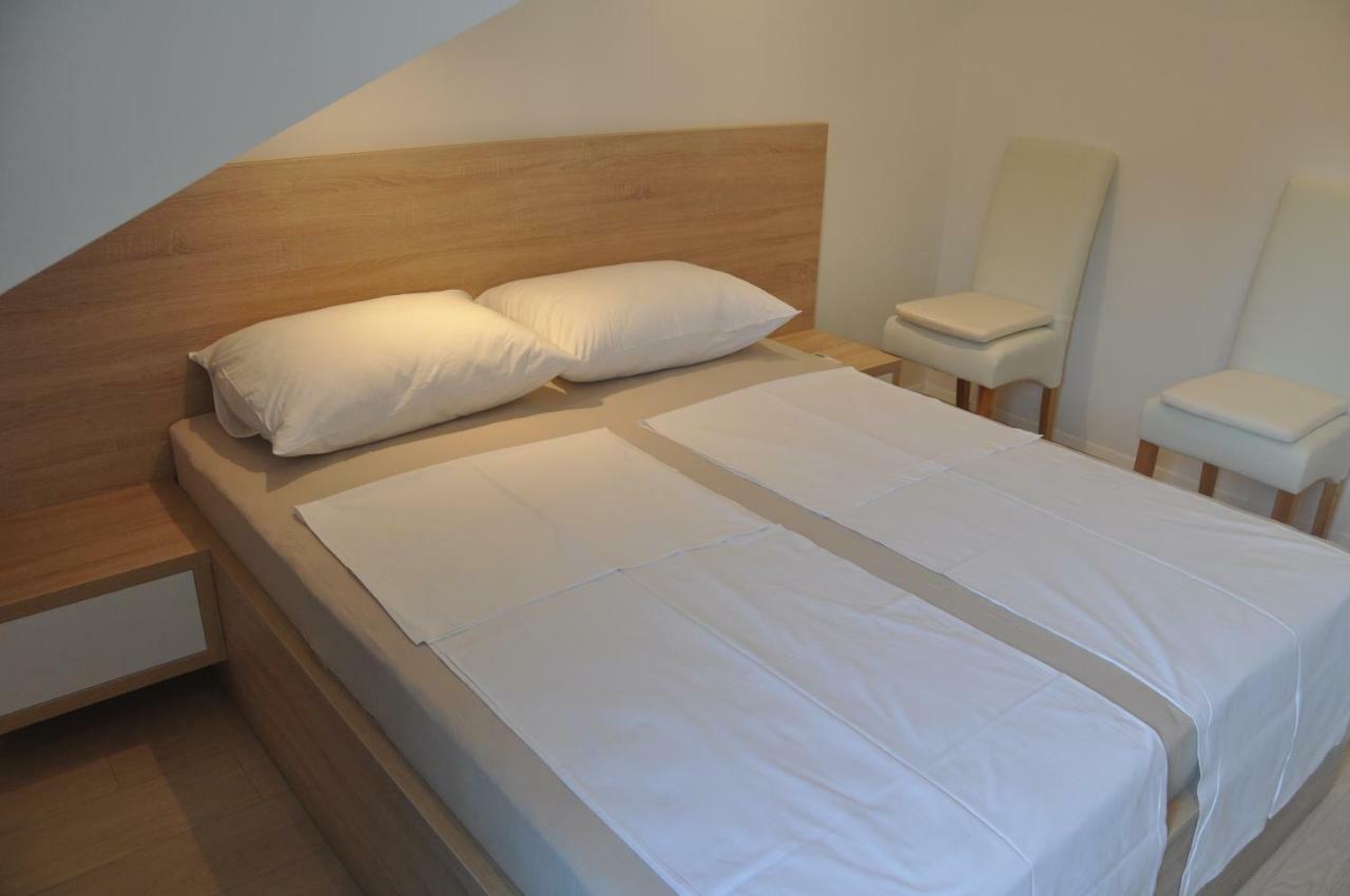 Anna Apartment Марина Екстериор снимка