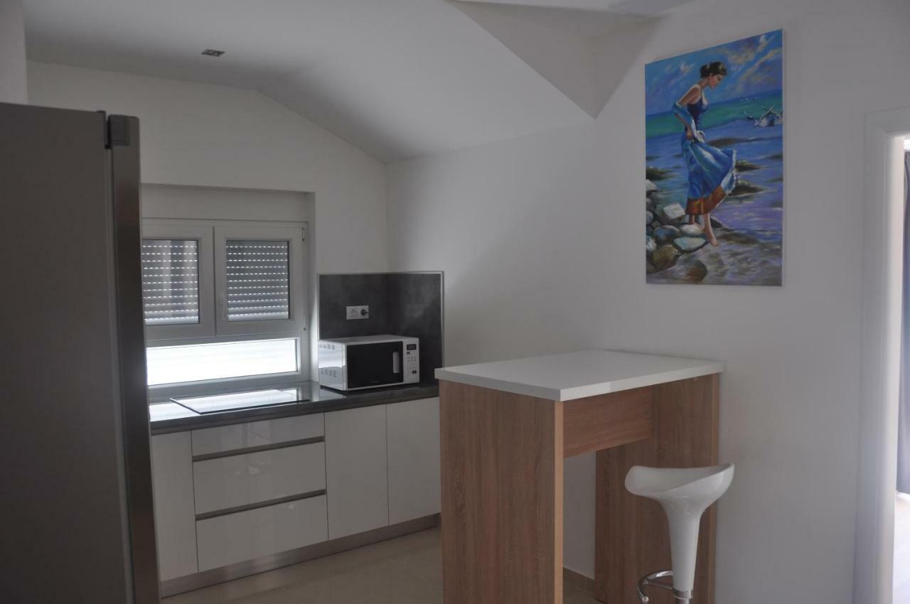 Anna Apartment Марина Екстериор снимка