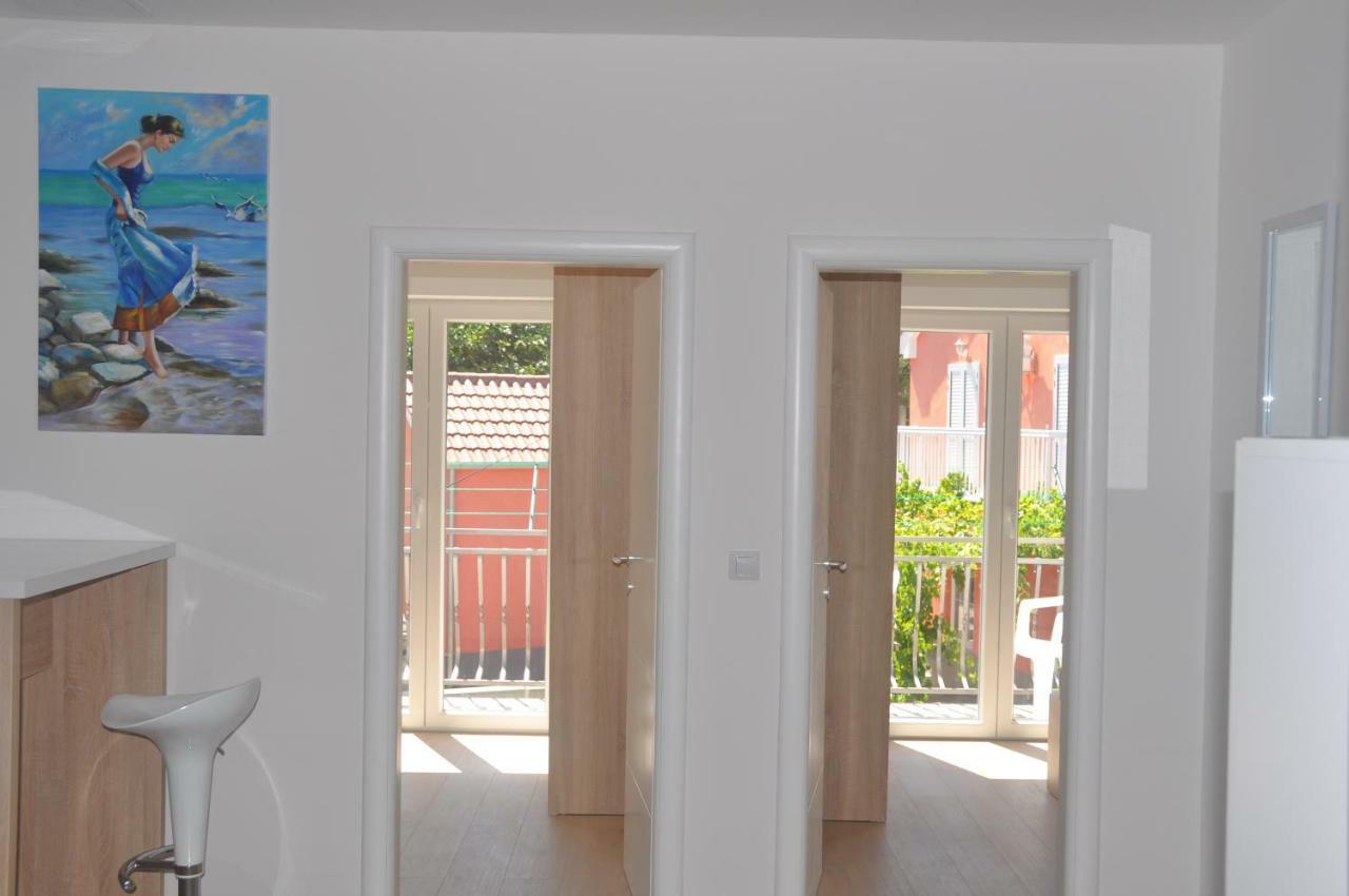 Anna Apartment Марина Екстериор снимка