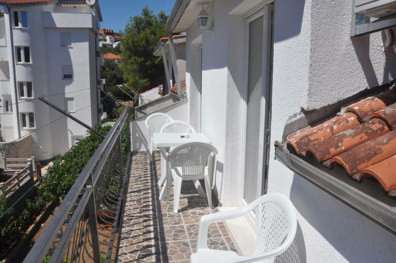 Anna Apartment Марина Екстериор снимка